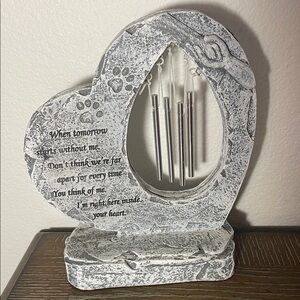 Heart-Shaped Pet 🐾 Memorial Stone with Wind Chime